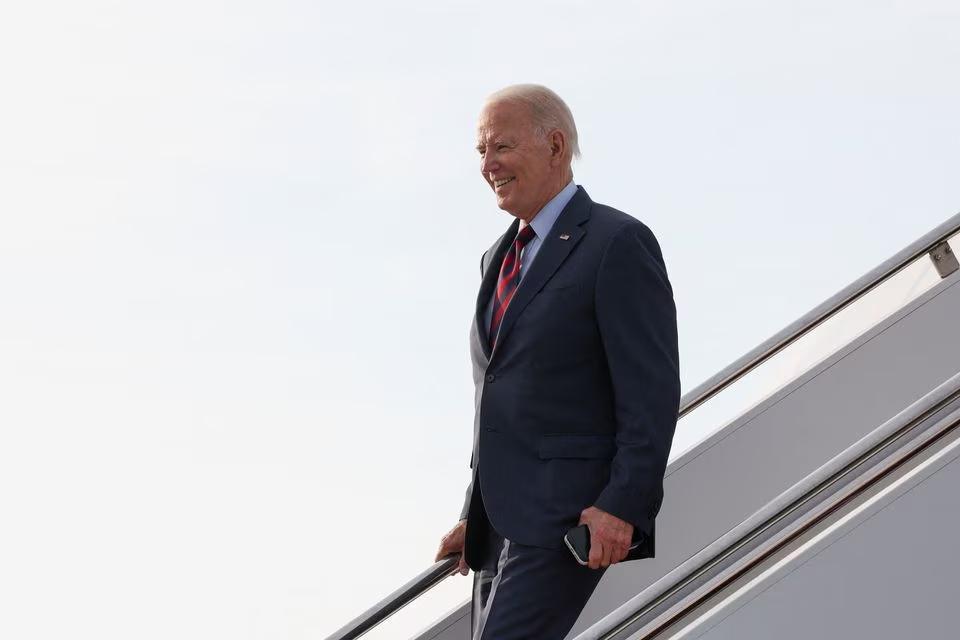 U.S. President Joe Biden disembarks from Air Force One as he arrives at Dover Air Force Base in Dover, Delaware, U.S., July 7, 2023. REUTERS/Kevin Wurm/File Photo